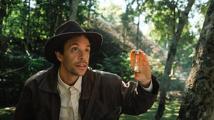 Indiana Jones? Nein, "Checker Tobi"! Tobias Krell sucht in seinem dritten Kinofilm "Checker Tobi 3 - Die heimliche Herrscherin der Erde" auch im mexikanischen Dschungel nach Antworten.