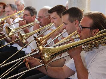Alle Generationen vertreten: Der POsaunenchor gibt dem Festgottesdienst am Sonntag und auch vielen weiteren Gottesdiensten in Wonsees einen feierlichen Rahmen. Foto: Katharina Müller-Sanke
