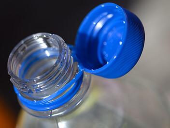 Neue Flaschendeckel laut Experten unnütz - "Problem, das es nicht gab"