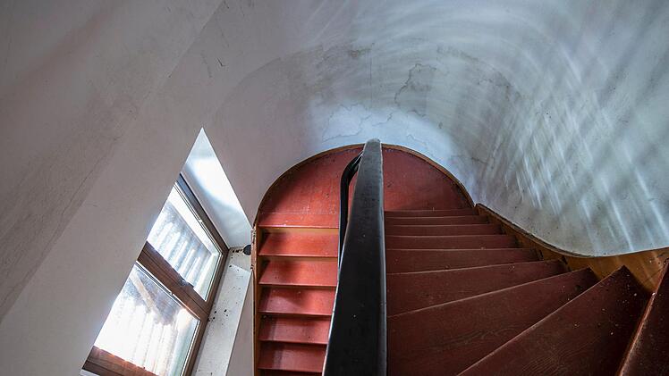 Die Treppe macht eigentlich noch einen ganz guten Eindruck. Foto: Jürgen Hüfner