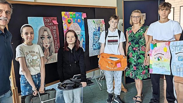 Die erfolgreichen Teilnehmerinnen und Teilnehmer der Wirtschaftsschule