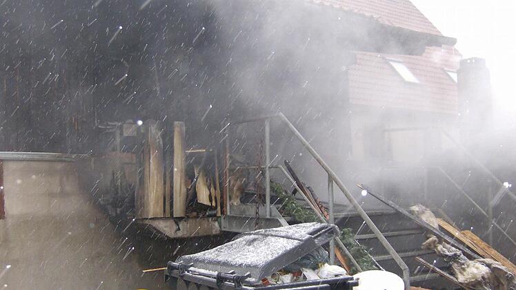 Gaststätte bei Weißenohe hat am 29.1.2015 gebrannt. Foto: Petra Malbrich