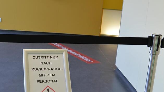Verschiedene Bereiche im Klinikum sind abgesperrt.  Foto: PM