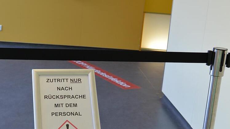 Verschiedene Bereiche im Klinikum sind abgesperrt.  Foto: PM