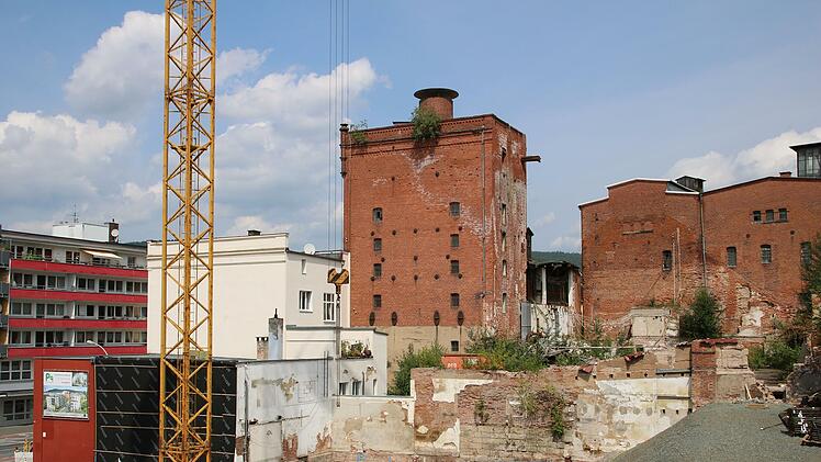 Der siebenstöckige Darrturm ist das Streitobjekt.
