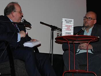 Der Kritiker und der Autor: Denis Scheck (l.) und Matthias Göritz in Bamberg Fotos: Rudolf Görtler