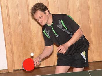 Michael Hoche von der TS Kronach II steuerte mit dem Gewinn seiner beiden Einzel zwei wichtige Punkte zum 8:8 beim SV Fischbach bei. Foto: Hans Franz
