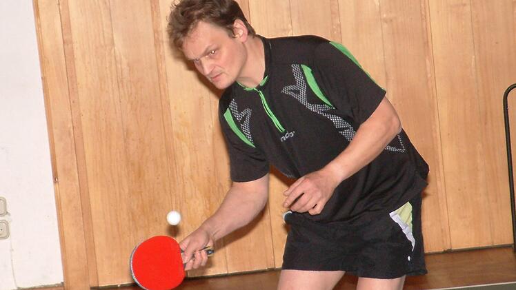 Michael Hoche von der TS Kronach II steuerte mit dem Gewinn seiner beiden Einzel zwei wichtige Punkte zum 8:8 beim SV Fischbach bei. Foto: Hans Franz