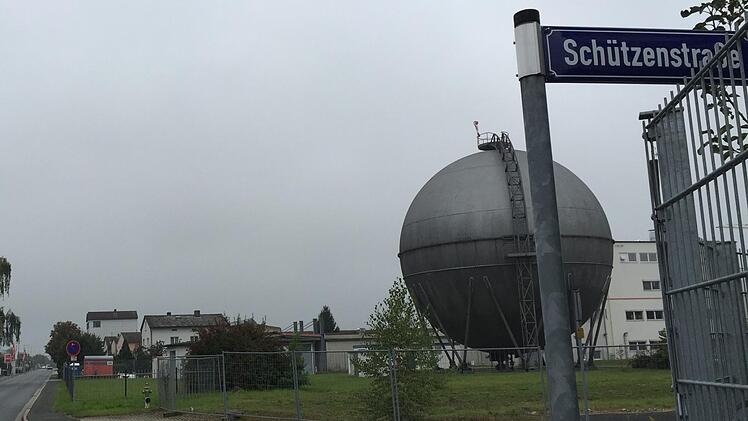 Auf dem ehemaligen Stadtwerke-Grundstück an der Ecke Schützenstraße/Am Goldenen Feld soll die neue Obdachlosenunterkunft gebaut werden. Foto: Stephan Tiroch