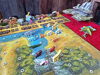 Spiele-Test "Wilde Serengeti": Gehobenes Familienspiel für Wildtier-Fans
