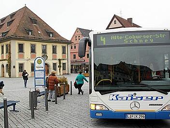 Ab Januar werden die Tickets für den Stadtbus etwas teurer. Außerdem ist eine Fahrgastbefragung geplant, um die Bedürfnisse der Kunden besser kennen zu lernen.  Fotos: Ramona Popp