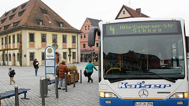 Ab Januar werden die Tickets für den Stadtbus etwas teurer. Außerdem ist eine Fahrgastbefragung geplant, um die Bedürfnisse der Kunden besser kennen zu lernen.  Fotos: Ramona Popp