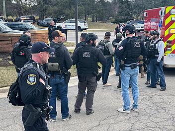 Berichte: Fahrzeug f&auml;hrt in Synagoge in Michigan