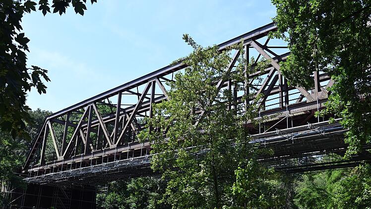 Bahnbr&uuml;cke &uuml;ber die Wupper