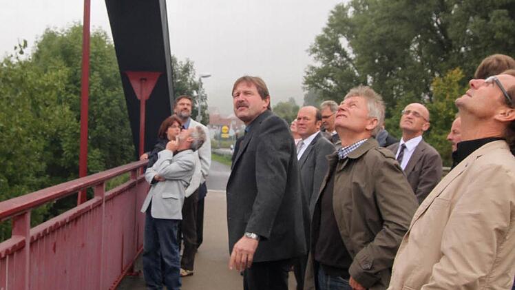 Die Mainbrücke bei Zeil braucht einen neuen Anstrich - Korrosion nagt.