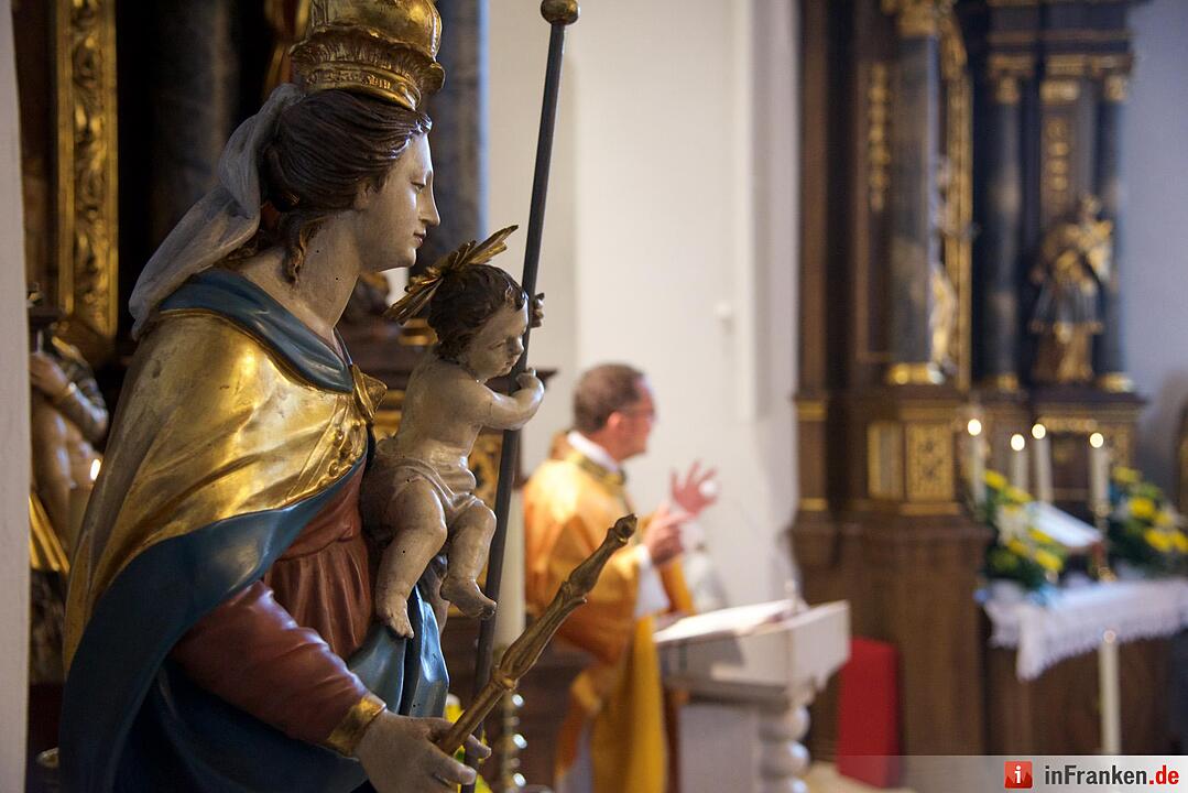 Nach einjähriger Kirchensanierung: Hannberg feiert die Wiedereröffnung der Wehrkirche der Pfarrei Geburt Mariens Hannberg