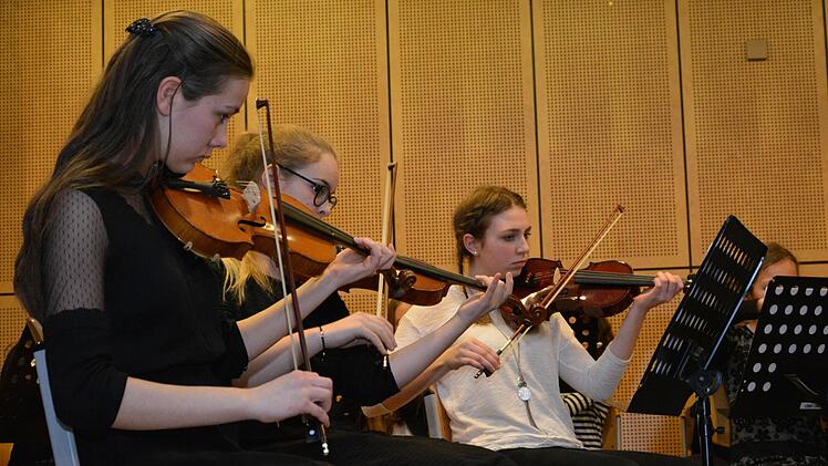 Auch das Orchester zeigte eindrucksvoll, dass es nicht nur klassische Weisen interpretieren kann. Foto: Björn Hein