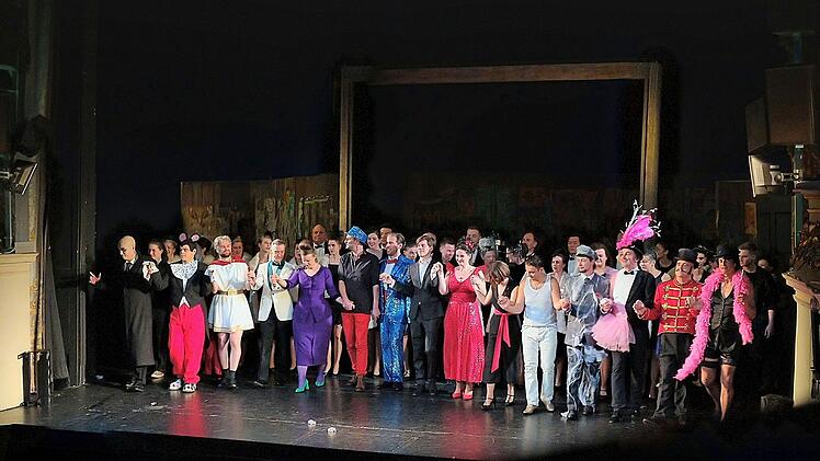 Ungetrübt freundlich wurde die Premiere der Oper "Neues vom Tage" von Paul Hindemith am Landestheater Coburg aufgenommen.Foto: Jochen Berger