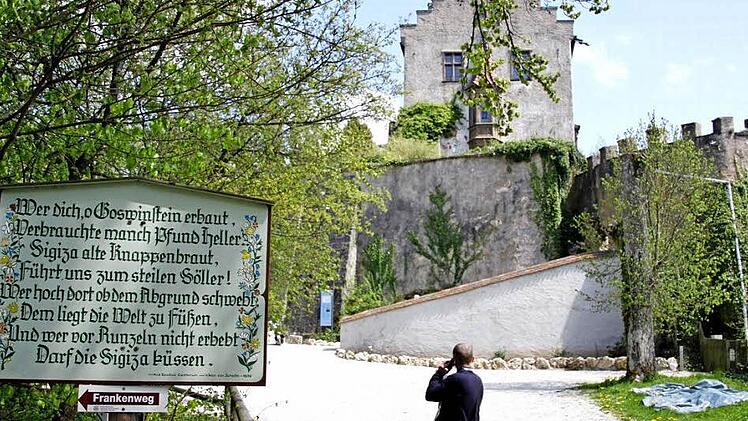 Die Tafel am Eingang zur Burg Gößweinstein Foto: Reinhard Löwisch