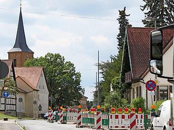 Von Norden her ist die Durchfahrt möglich. Fotos: Hans Kurz