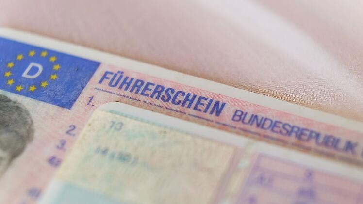 Keine Auto-Zulassung in zahlreichen bayerischen Städten möglich - Verwaltung mit Erklärung