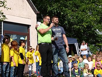 Nochmal ging es im Kindergarten in Thulba festlich zu, auch viele Erinnerungen wurden geteilt.  Foto: Birgit Armbruster
