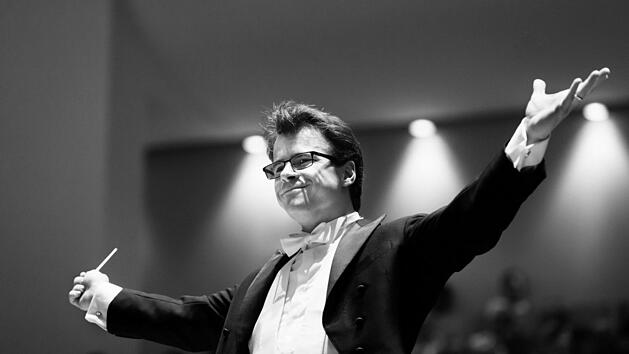 Die  k&uuml;nstlerische Zusammenarbeit  zwischen Jakub Hru&nbsp;Grad&scaron;a   und den Bamberger Symphonikern geht bis ins Jahr 2026 weiter. Andreas Herzau