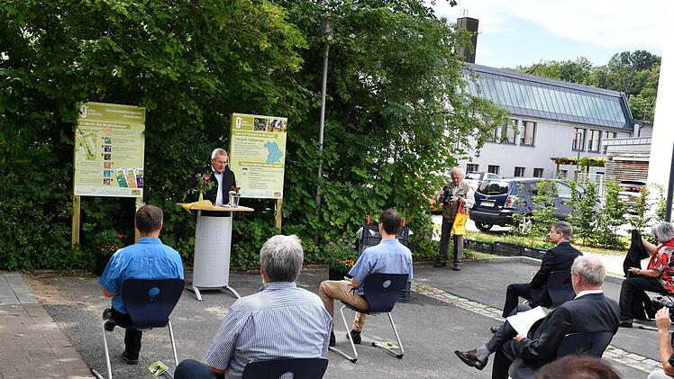 Einweihung Demonstrationsgarten der LWG am Schillerplatz 15. Foto: Ronald Rinklef