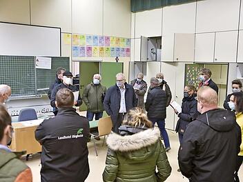 Der Stadtrat besichtigte die Grundschule in Königsberg.  Foto: Gerold Snater