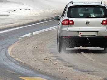 Lichtenfels: Wintereinbruch f&uuml;hrt zu Verkehrschaos - zehn Unf&auml;lle mit zwei Verletzen