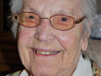 Die Garitzerin Hedwig Holzheimer feierte am Montag ihren 100. Geburtstag.  Foto: Sigismund von Dobschütz