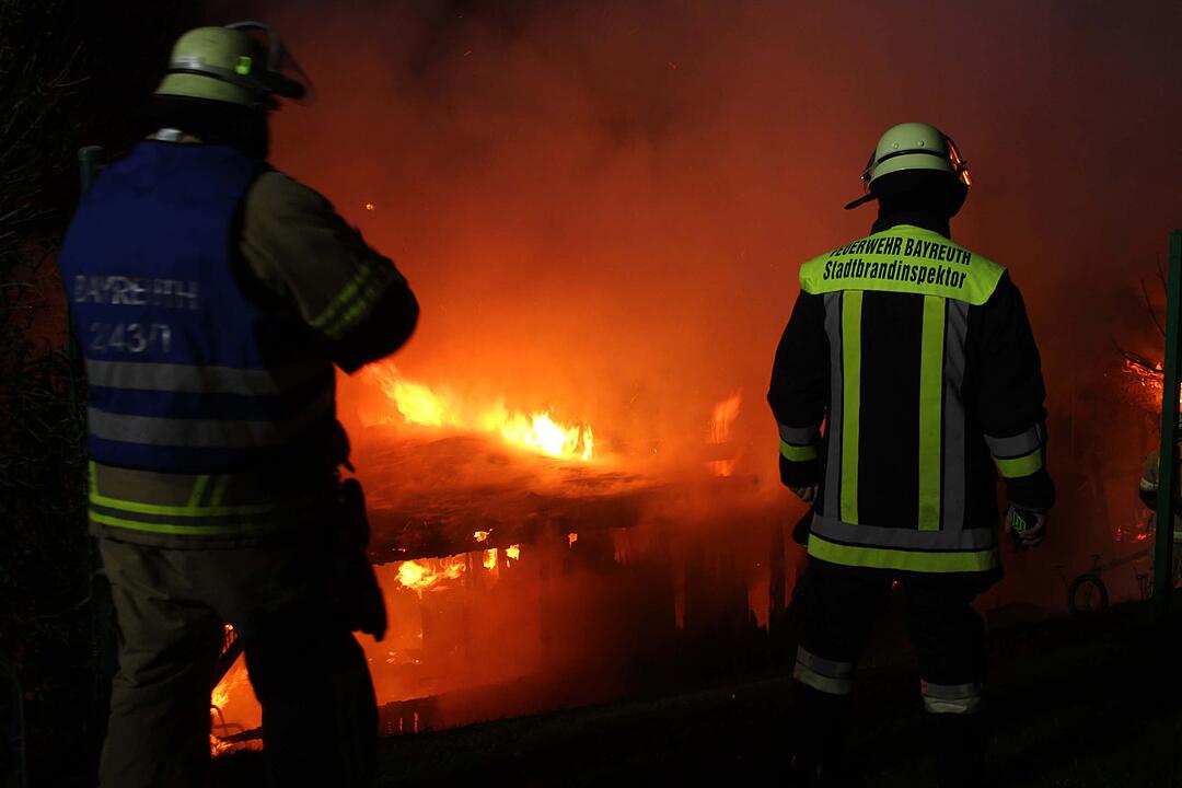 Bayreuth: Gartenkolonie geht in Flammen auf