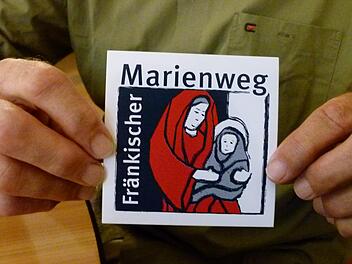Dieses Logo kennzeichnet den Fränkischen Marienweg.   Fotos: Marion Krüger-Hundrup