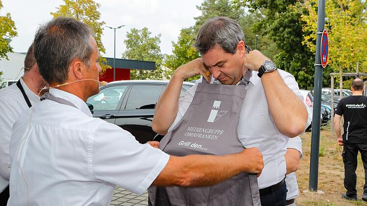 ... kurze Zeit später mit Kochschürze, eingekleidet von MGO-Chefredakteur Frank Förtsch.