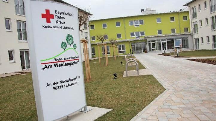 Ende des vergangenen Jahres eröffnete das BRK ein Wohn- und Pflegeheim in Lichtenfels. Es betreibt auch eine Einrichtung in Bad Staffelstein. Dort sieht man die Pläne skeptisch.