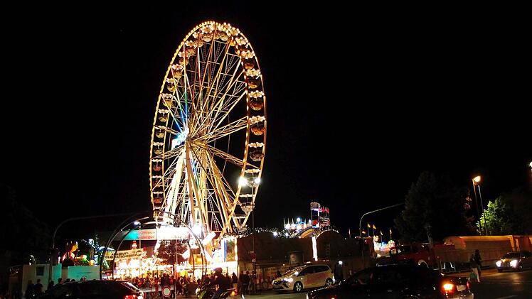 Coburg im Zeichen des 417. Vogelschießens auf dem Anger: Blickfang in diesem Jahr ist ein RiesenradFoto: Jochen Berger