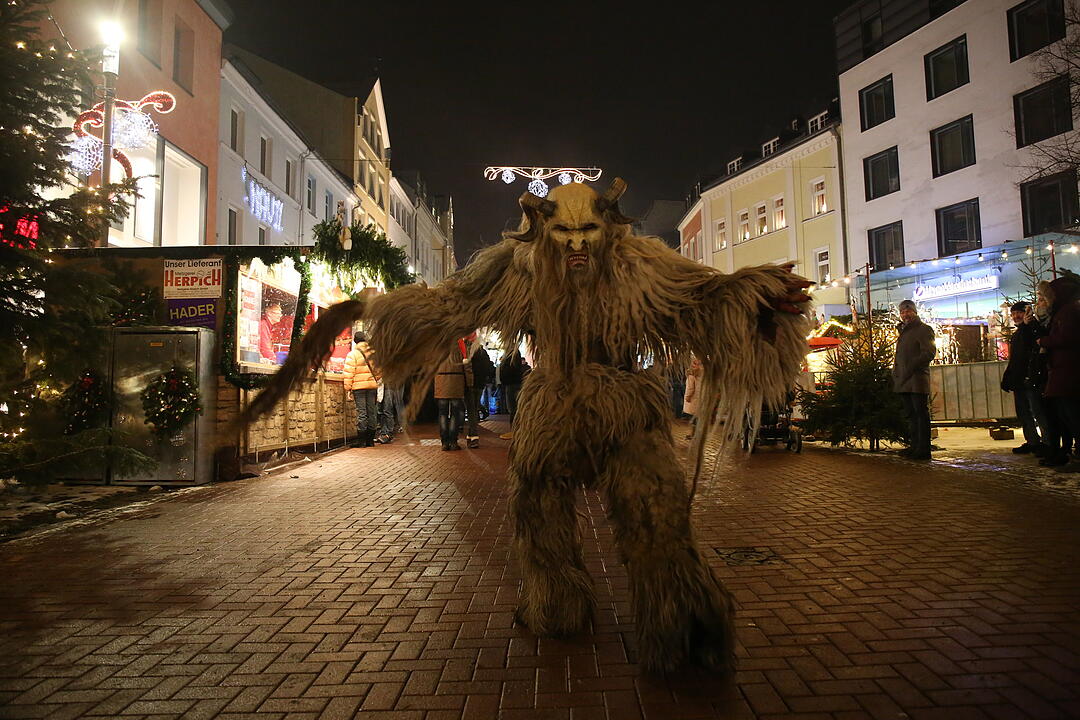 Oberfranken: Seltsame Gestalten auf dem Weihnachtsmarkt