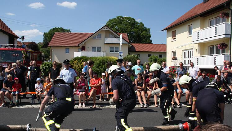 Wettbewerb "Saugleitung-Kuppeln"  In Frankenbrunn. Carolin Granich