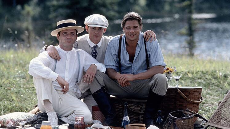 Die Ludlow-Br&uuml;der Alfred (Aidan Quinn, links), Samuel (Henry Thomas, Mitte) und Tristan (Brad Pitt) f&uuml;hren ein unbeschwertes Leben in Montana.