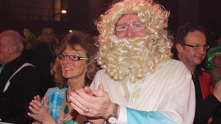 ...der als Neptun verkleidete Bürgermeister Heinz Richter und seine Frau Silvia nicht immer zum Lachen.
