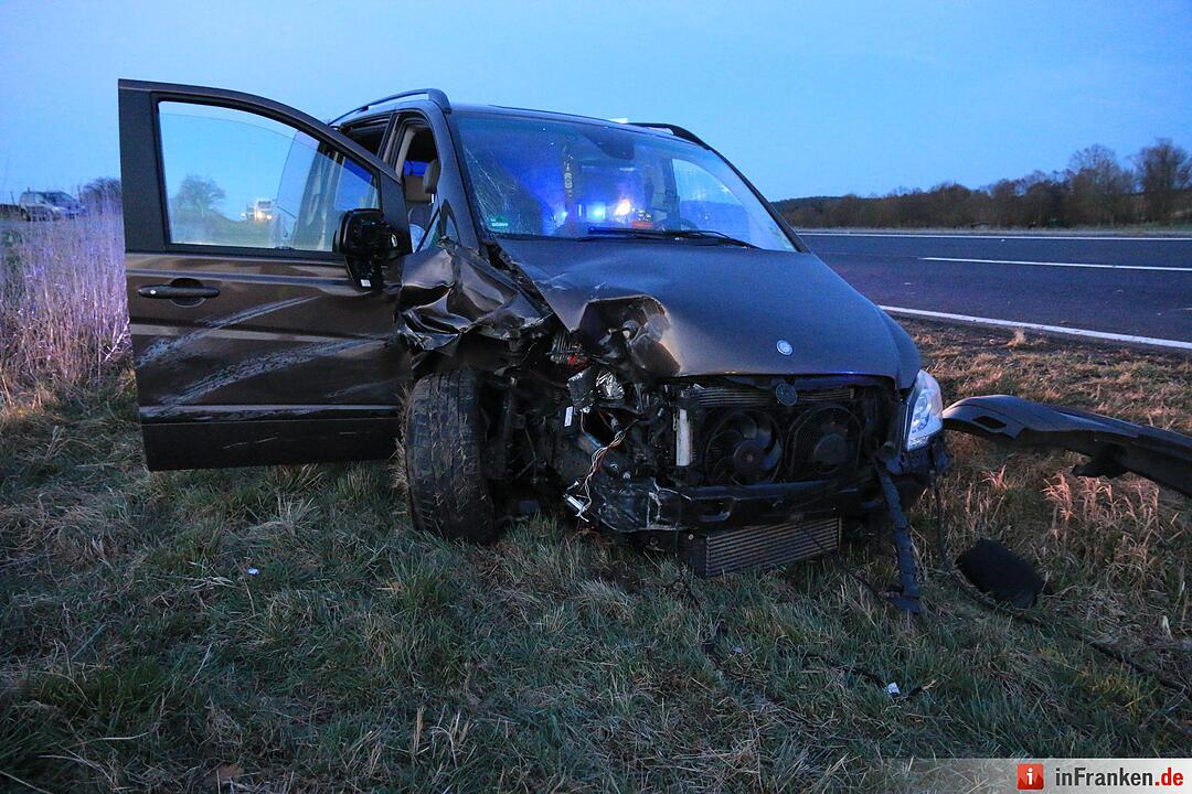 Hafenpreppach: Pkw kollidiert mit Traktor