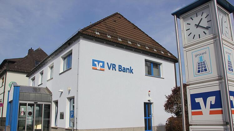 Die Geschäftsstelle der VR-Bank Oberfranken Mitte in Pressig (Welitscher Straße). Foto: Andreas Schmitt