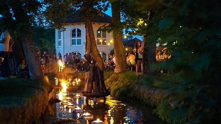 Jedes Jahr richtet der Tätsch'r-Verein Bad Brückenau das Fest "Sinn in Flammen" im Siebener Park aus. Foto: Steffen Hildenbrand