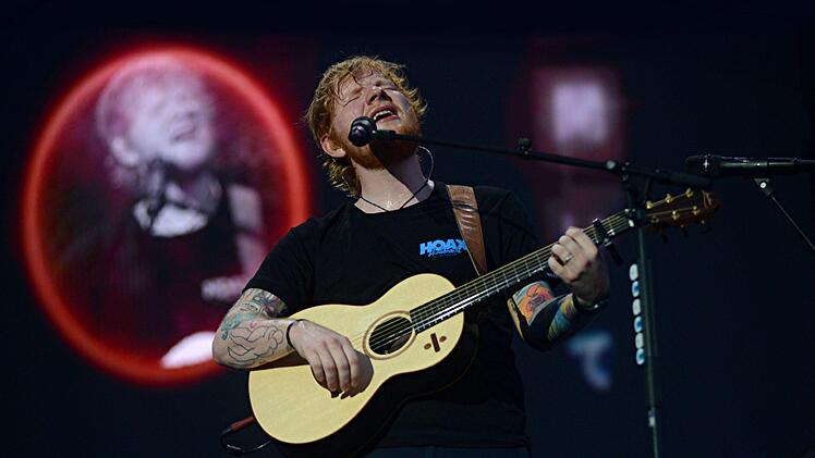 Ed Sheeran   war sich in München selbst genug.Fotos: Helmut Ölschlegel