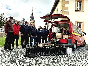 Pater Andreas Walko, Johannes Klier, Fabian Hoffmann, Yves Wächter (KFV Kulmbach), Andreas Rothert, Anschi Kraft und Markus Katholing (von links)