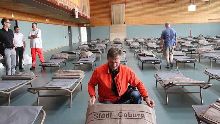 Die Betten stammen aus dem städtischen Fundus für die Pfingstkongresse des Coburger Convents.