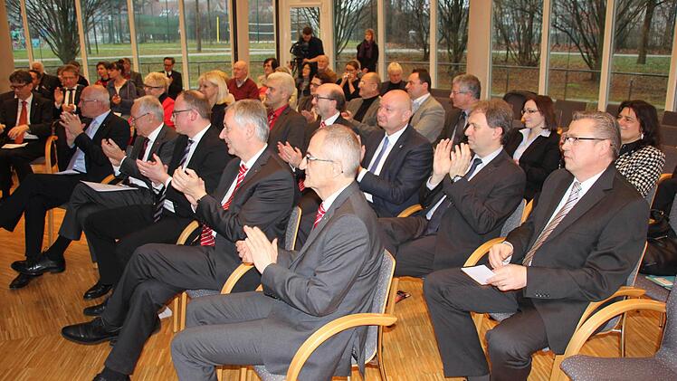 Viele Ehrengäste nahmen an der Feier teil.  Foto: Friedwald Schedel