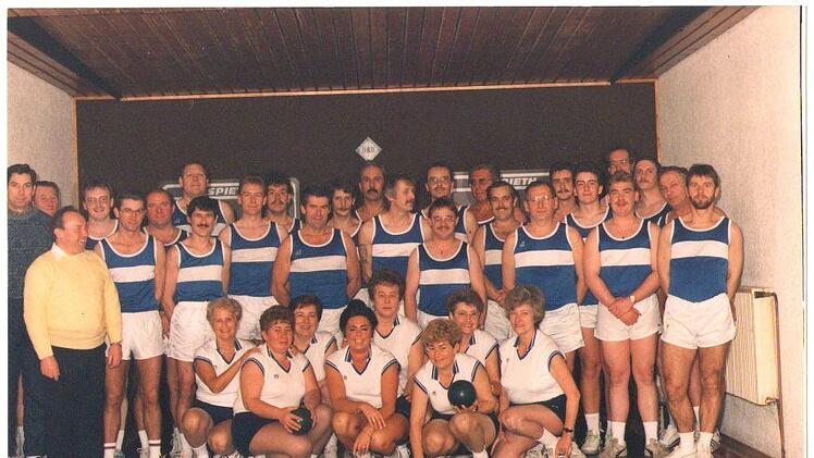 Die "Gut-Holz"-Kegler Anfang 1980 Foto: privat