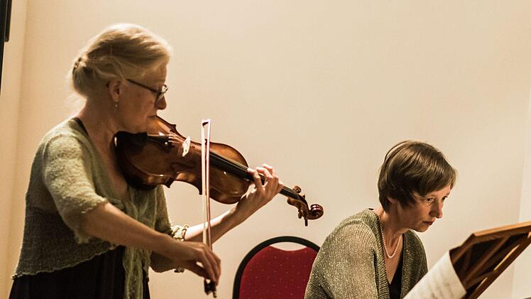 Reichlich Beifall gab es für das Duo Kathrein beim Gastspiel in Elsa.Foto: Jochen Berger