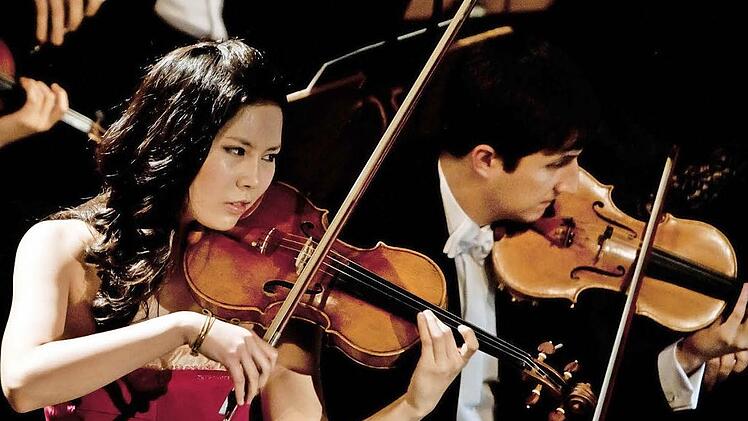 Regelmäßig als 100 Prozent Platzauslastung verbuchten die Sinfoniekonzerte im Landestheater. Die Geigerin Hyeyoon Park war im Mai die umjubelte Solistin in Benjamin Brittens Violinkonzert.Foto: Archiv / Jochen Berger